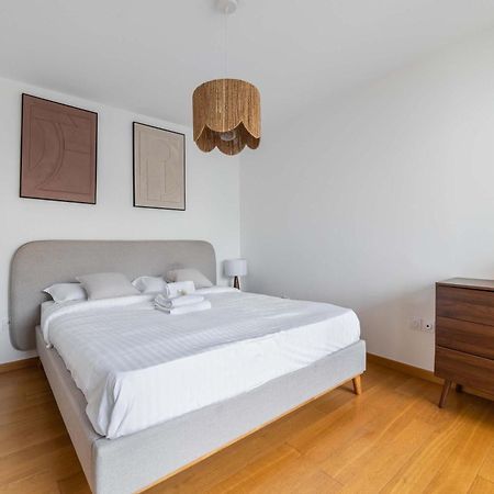 Appartement Lumineux Avec Terrasse Courbevoie - 4P - Flat-Guest Luaran gambar
