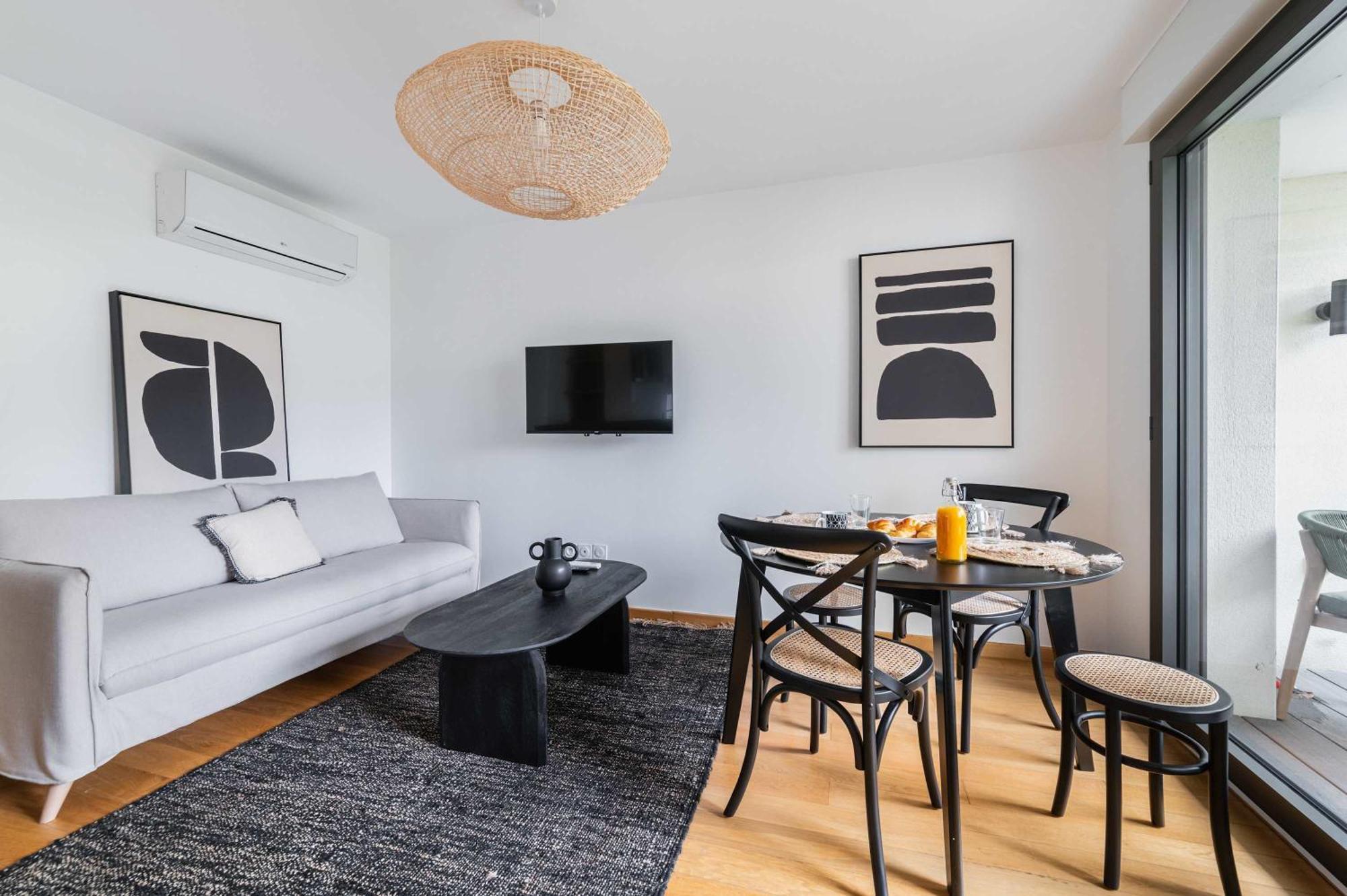 Appartement Lumineux Avec Terrasse Courbevoie - 4P - Flat-Guest Luaran gambar
