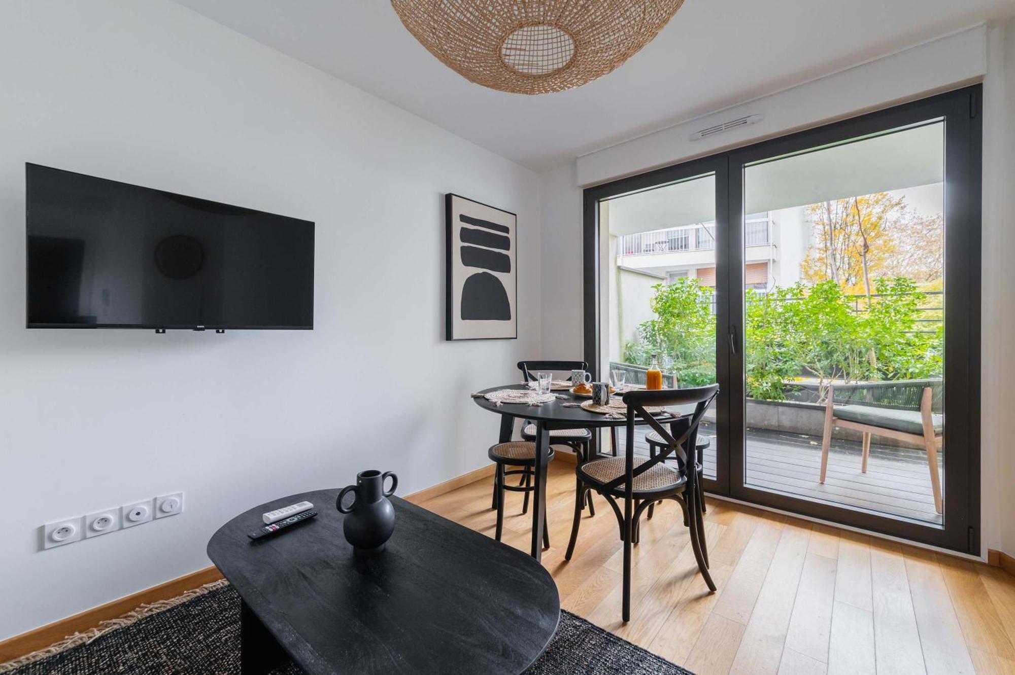 Appartement Lumineux Avec Terrasse Courbevoie - 4P - Flat-Guest Luaran gambar